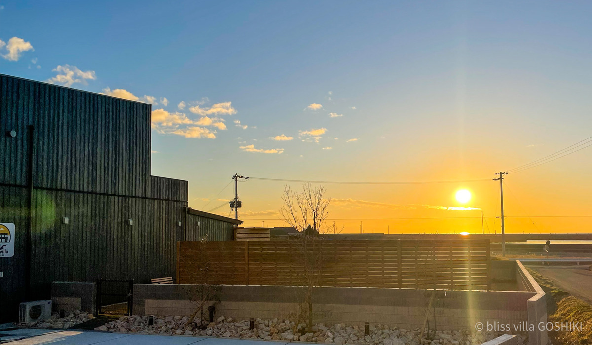日本夕日100選に選ばれる程綺麗な夕陽を楽しめる