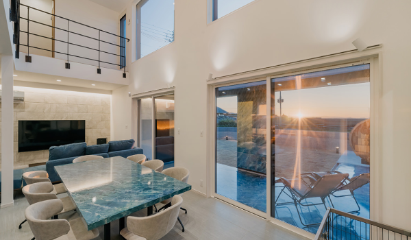 日本夕日100選に選ばれる程綺麗な夕陽を楽しめる